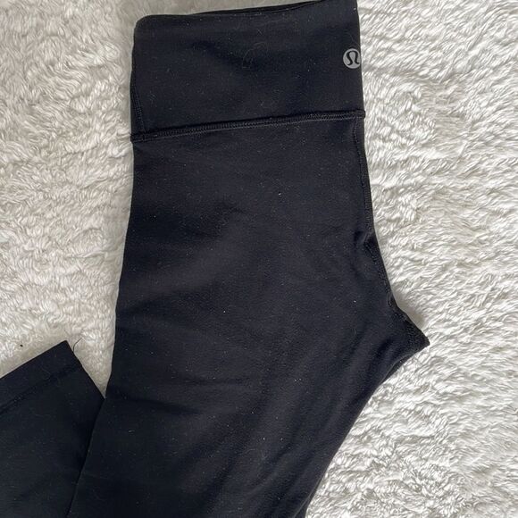 Lululemon Black Capris Fit Like a Size 4. - Picture 3 of 9
